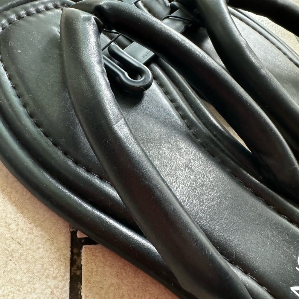 Sandals - Picture 2 of 4